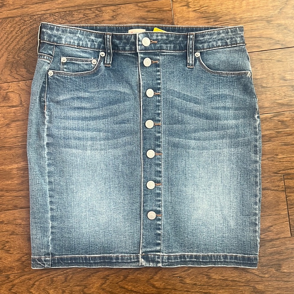 Denim skirt- never worn!